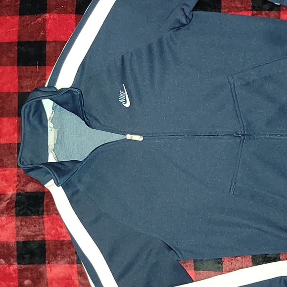 Vintage. 90s/Y2k NIKE. Thick sportswear jacket. Full zip. Like-new. Size Large - Picture 5 of 13